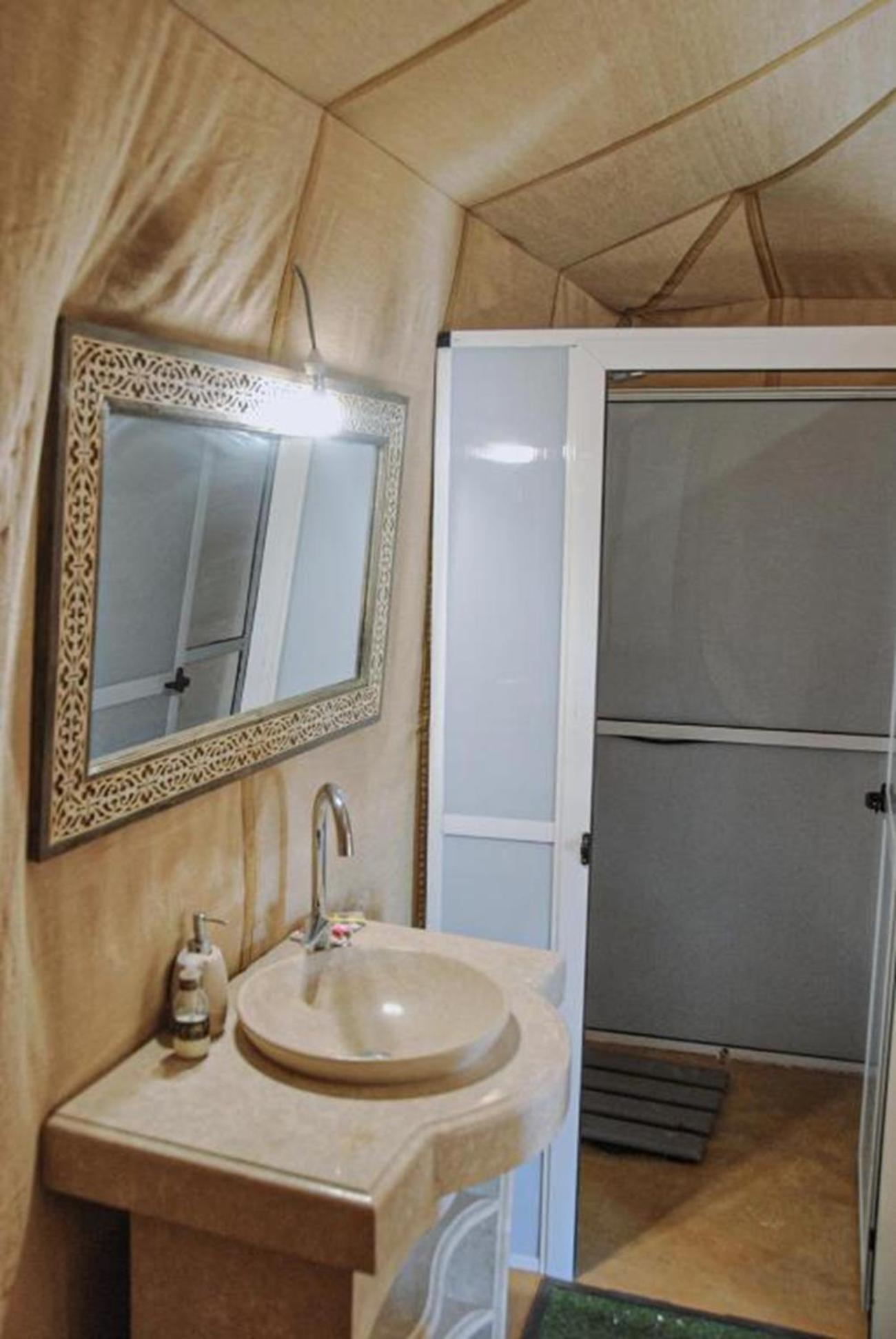 Camel Luxury Camp Bed & Breakfast Merzouga Bagian luar foto
