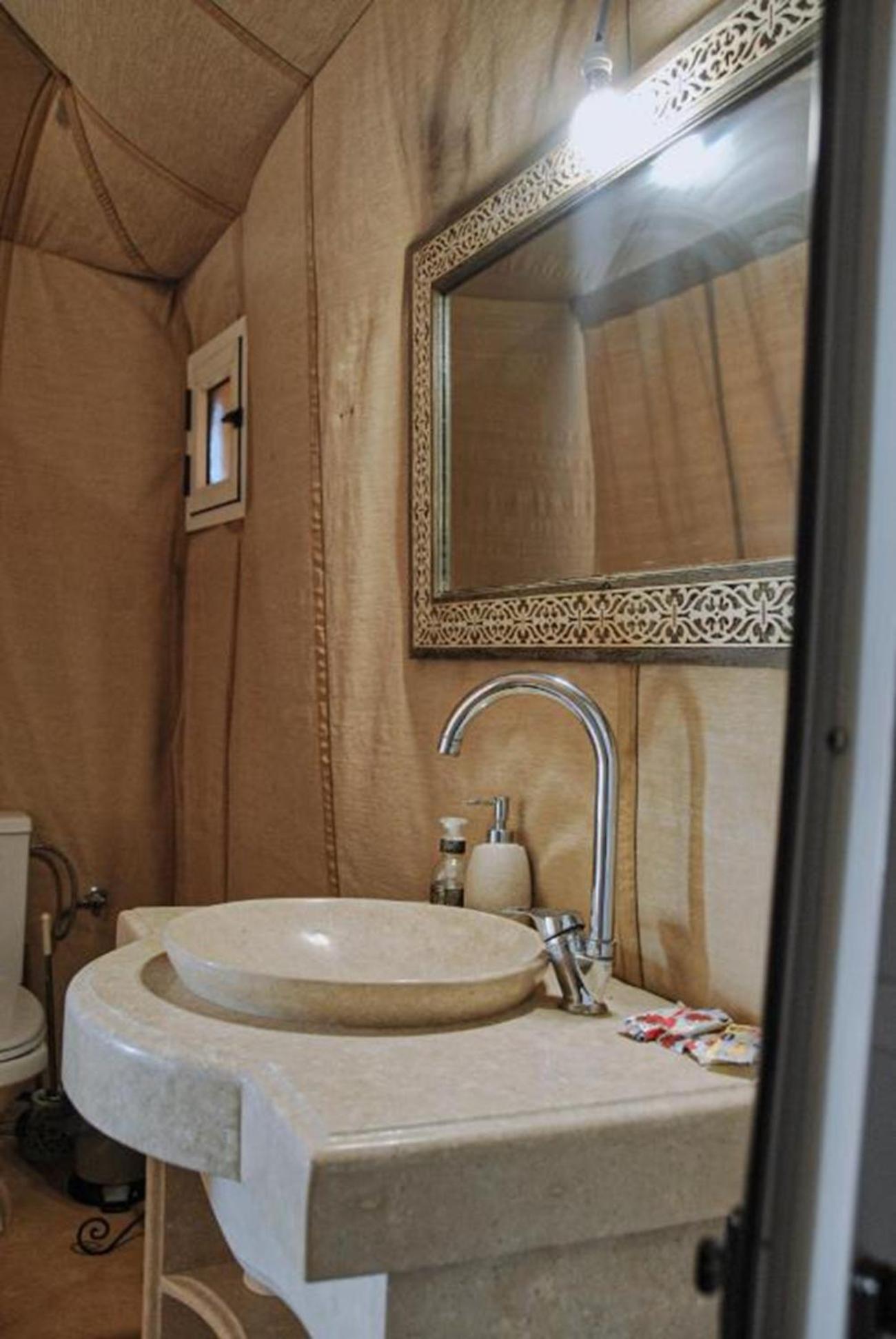 Camel Luxury Camp Bed & Breakfast Merzouga Bagian luar foto